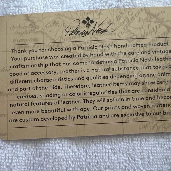 DESIGNER Patricia Nash 
Floral Blue and Green Women's Bag - Picture 8 of 11